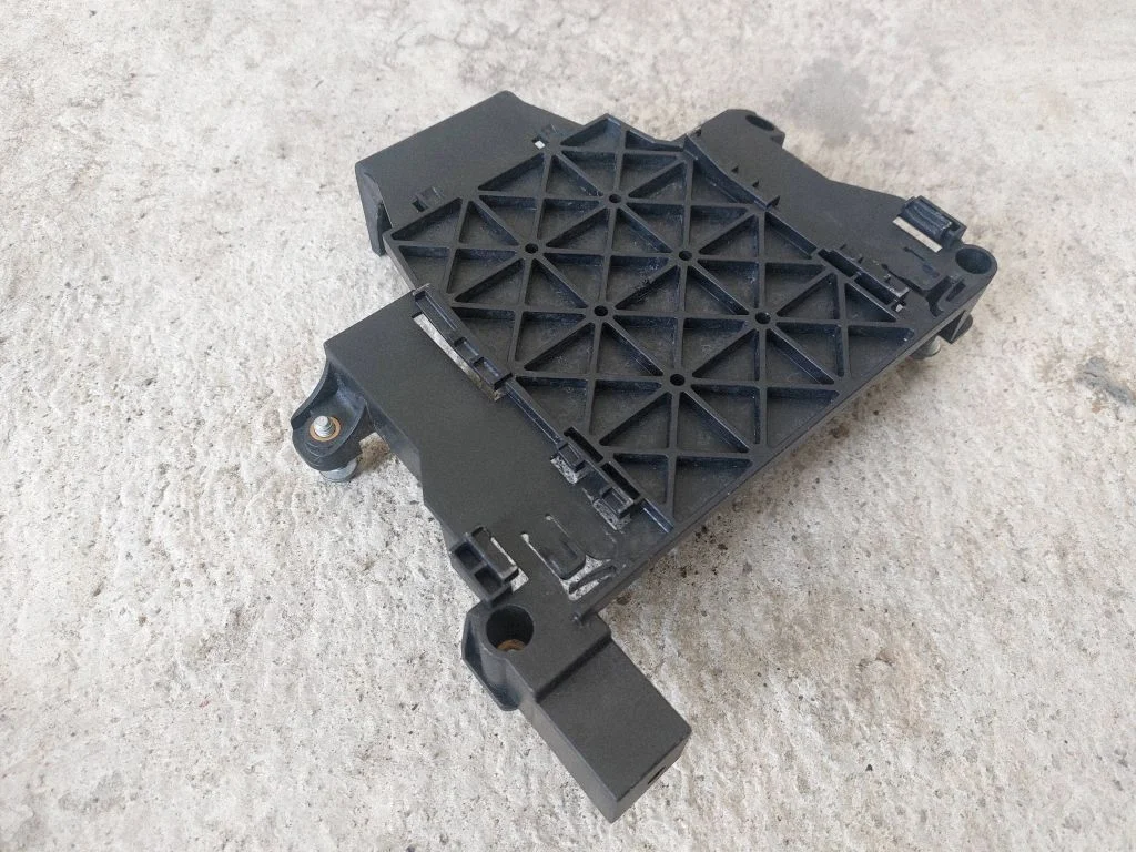 Engine control unit holder – Volvo V60 (2011-2013)
