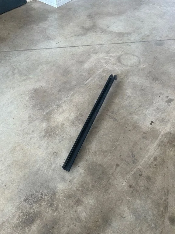 Sliding door middle rail – Opel Vivaro (2014-2018)