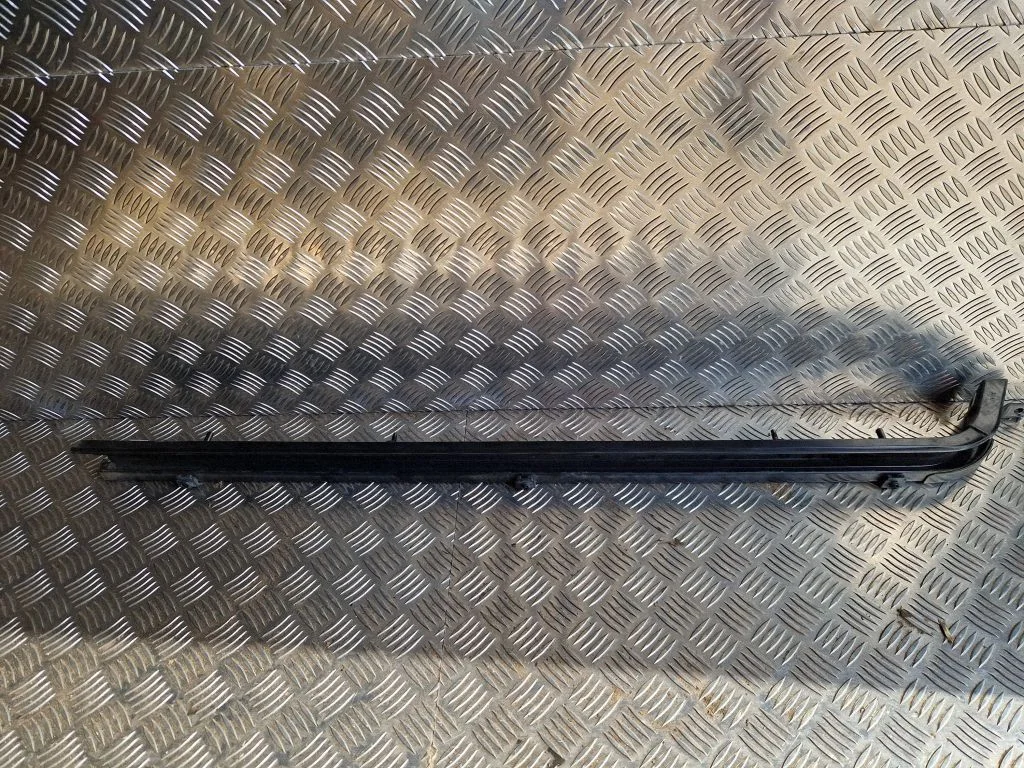 Sliding door middle rail – Renault Trafic III (X82) (2014-)
