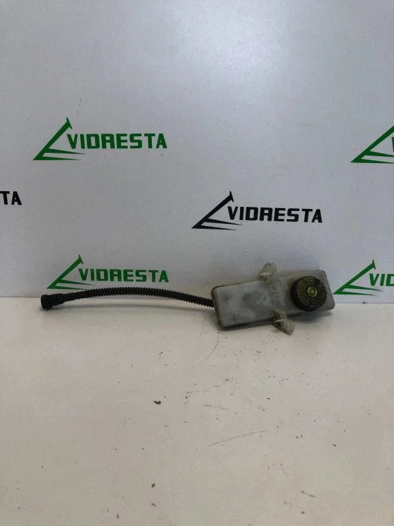 Brake fluid reservoir – Citroen C4 Grand Picasso (2013-2018)