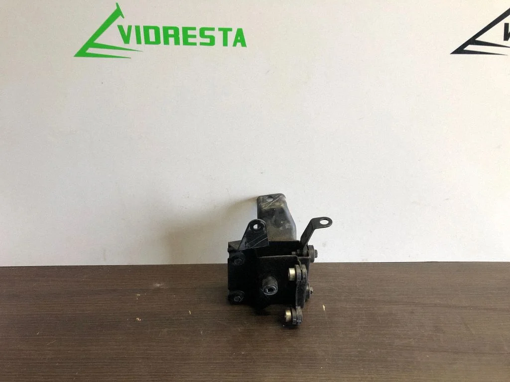 ABS pump bracket – Nissan Leaf I (ZE0) (2010-2017)