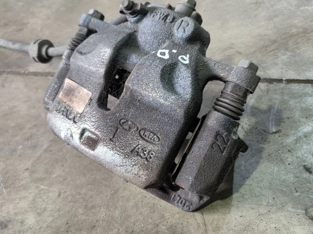 Front brake caliper M15RRFYF0869