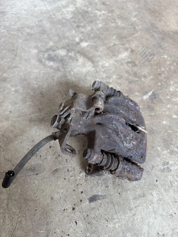 Front brake caliper – Opel Vivaro (2001-2014)