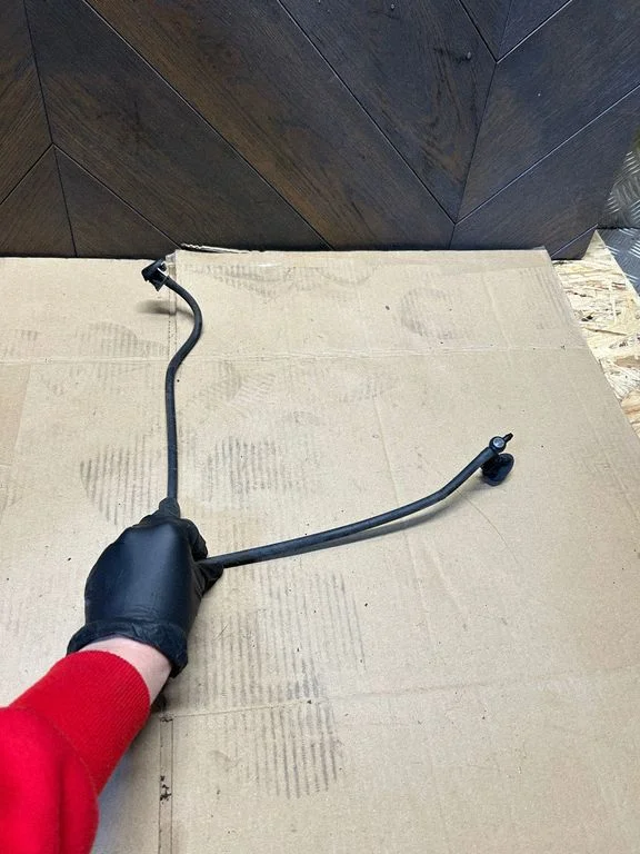 Windshield washer spray nozzle