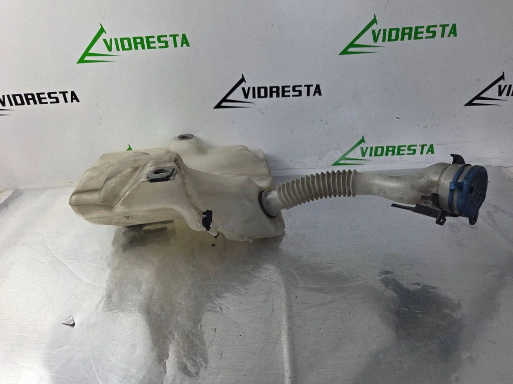 Zbiorniczek spryskiwacza AV6117B613