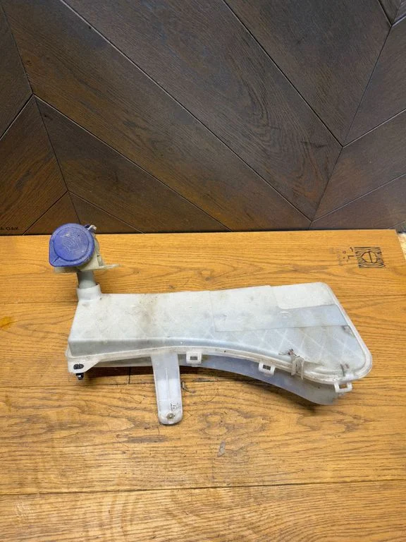 Windshield washer fluid reservoir/tank YP00066080