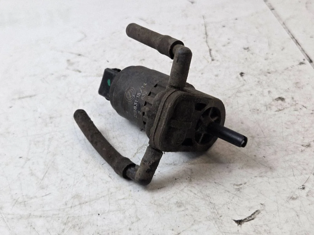 Klaasipesuvedeliku pump (klaaside) D2831