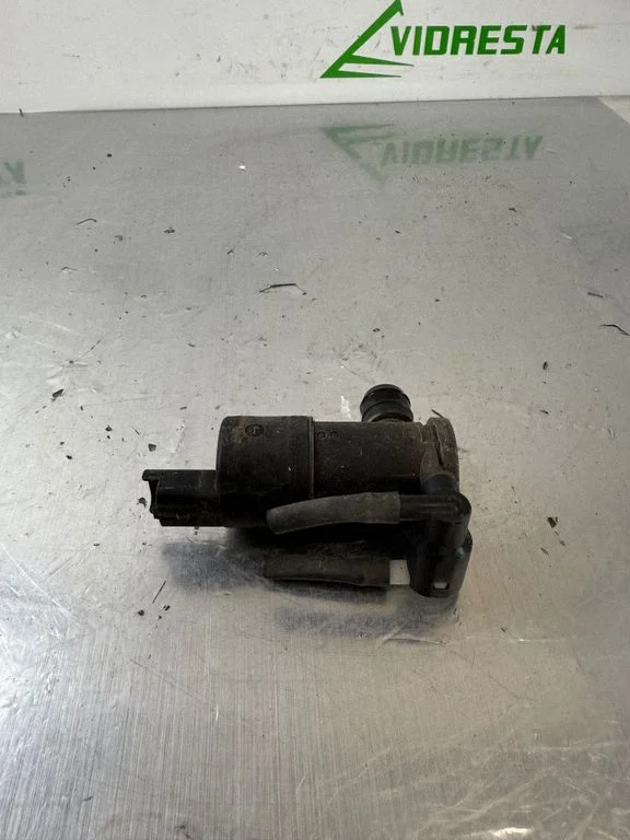 Windscreen/windshield washer pump – Peugeot 208 II (2019-)
