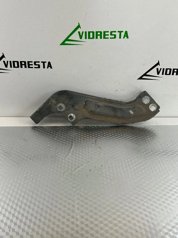 Headlight/headlamp mounting bracket