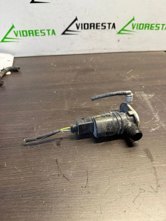 Klaasipesuvedeliku pump (klaaside) – Ford Focus (2018-)
