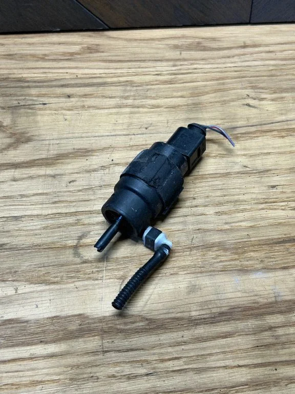 Klaasipesuvedeliku pump (klaaside) 8K5955647
