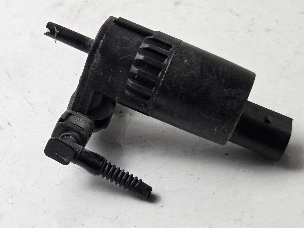 Windscreen/windshield washer pump 84139203