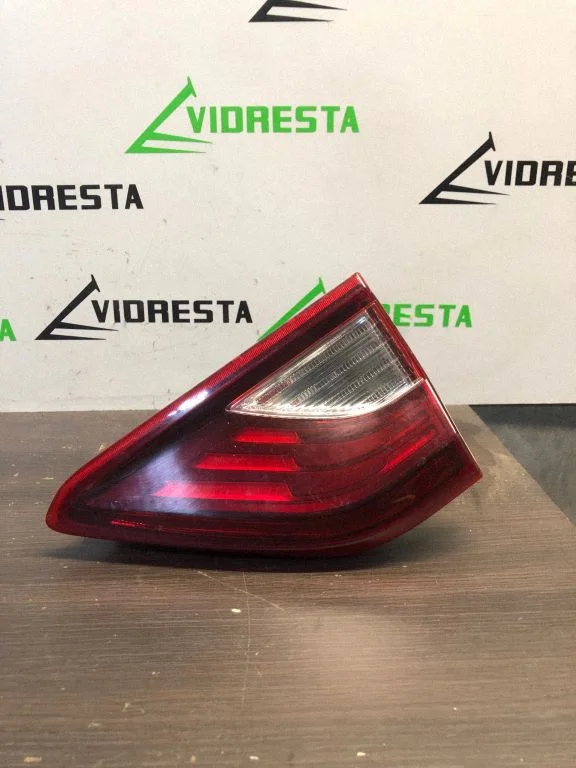 Tailgate rear/tail lights 92404H8