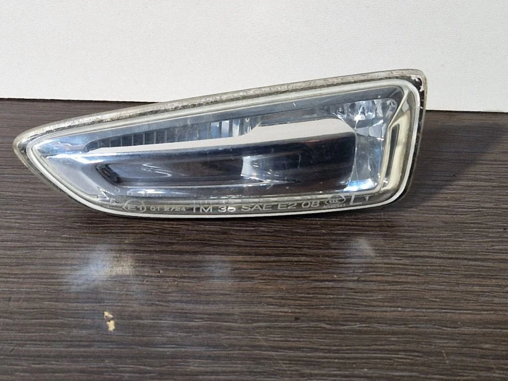 Front fender indicator light 13273103