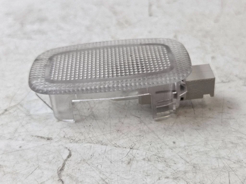 Front seat light A2218250382
