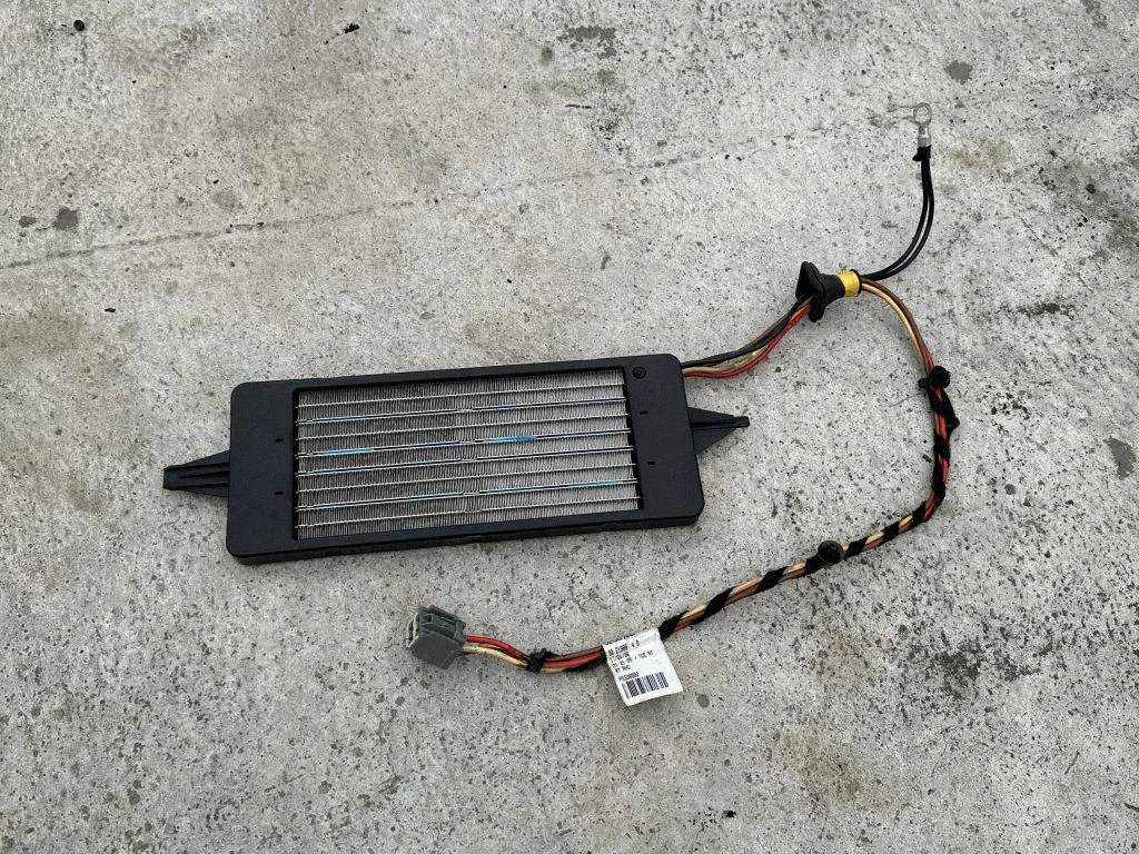 Elektryczna nagrzewnica kabiny P5340002
