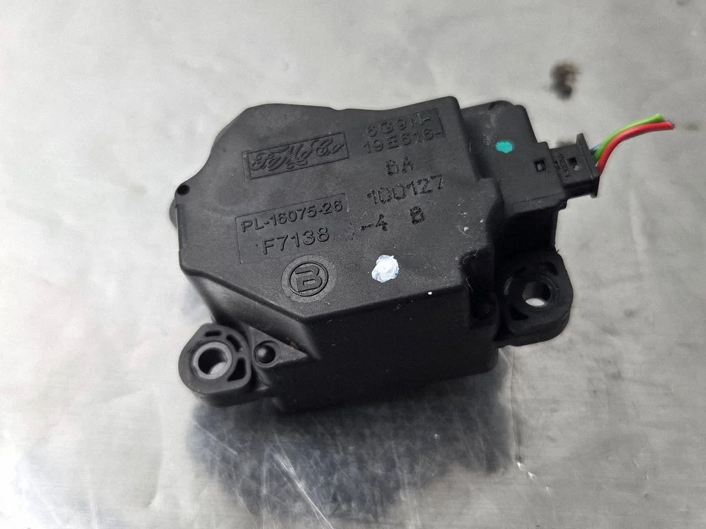 Gaisa aizvara motoriņš/aktuators 19E616
