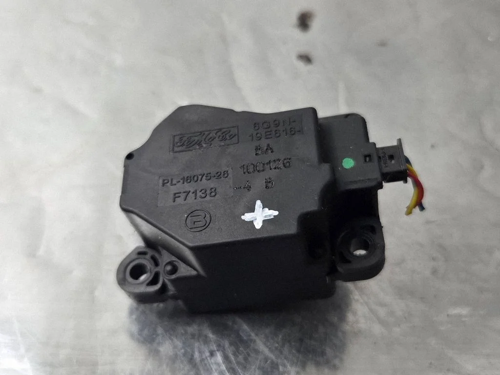 Gaisa aizvara motoriņš/aktuators 19E616