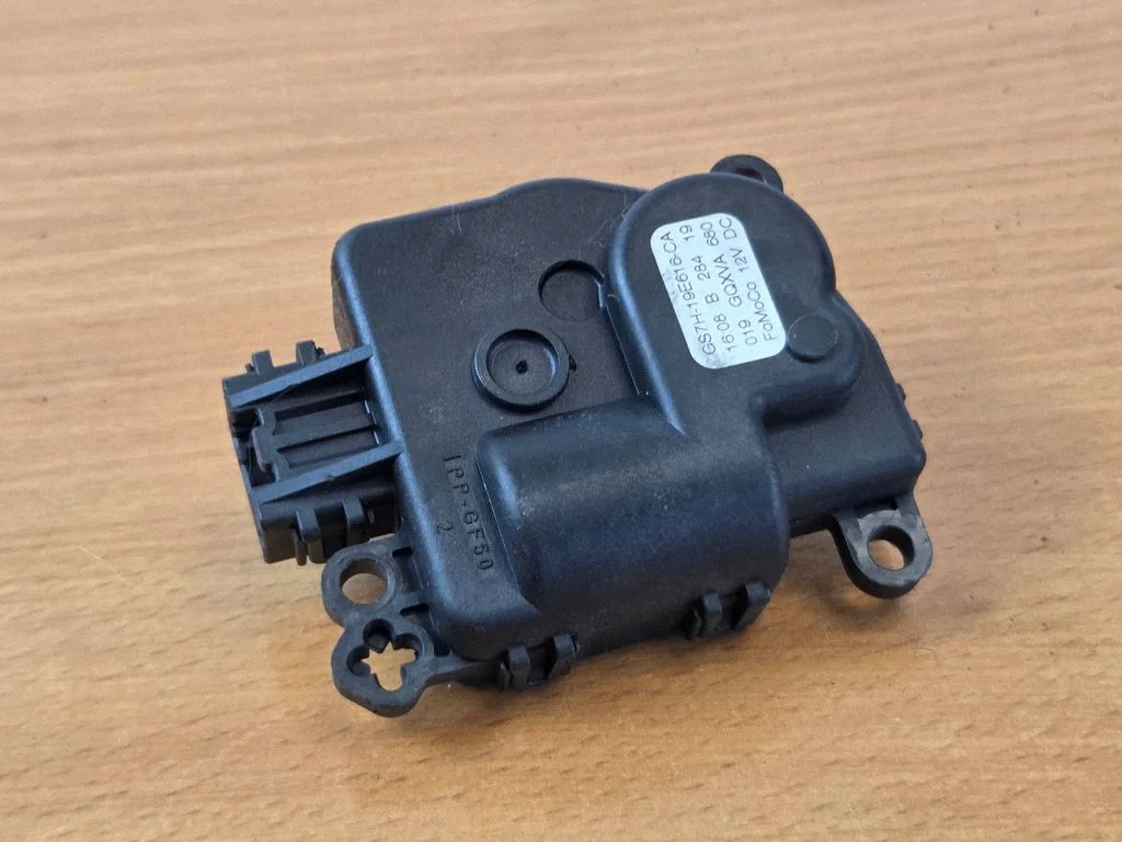 Gaisa aizvara motoriņš/aktuators GS7H19E616CA