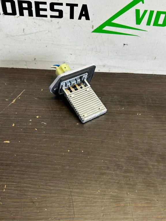 Heater blower motor/fan resistor
