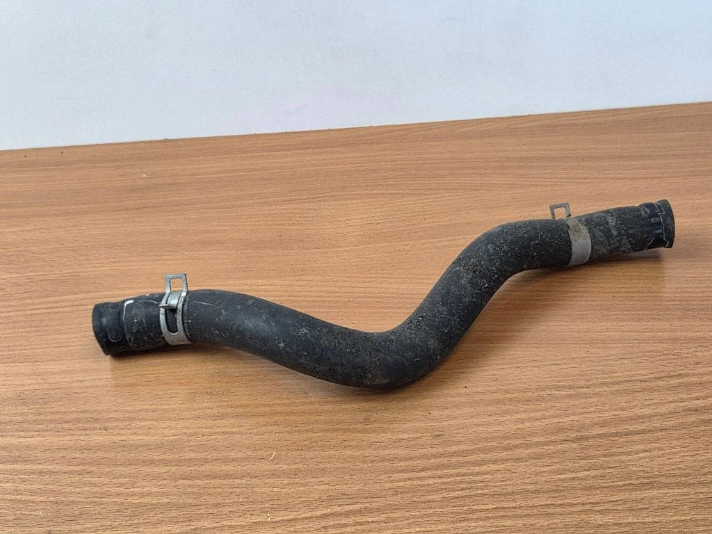 Engine coolant pipe/hose 090123