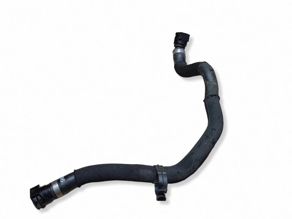 Engine coolant pipe/hose