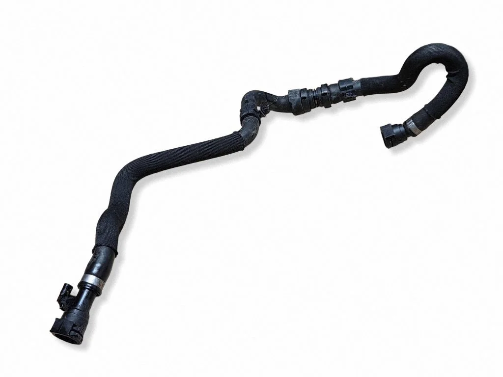 Engine coolant pipe/hose