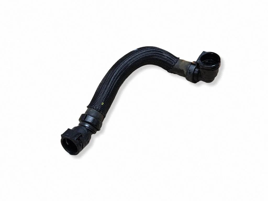 Engine coolant pipe/hose