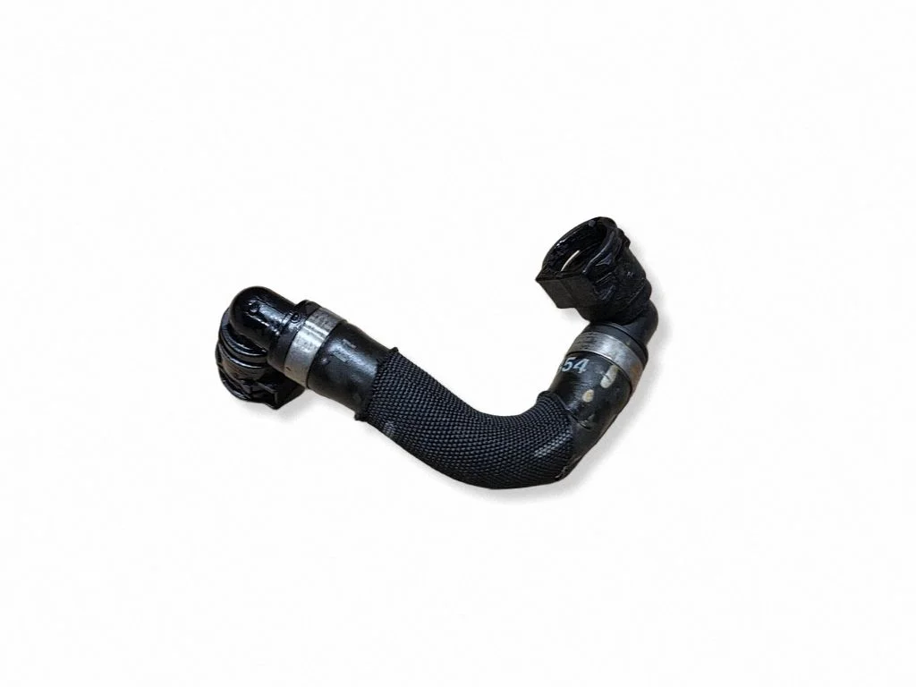 Engine coolant pipe/hose