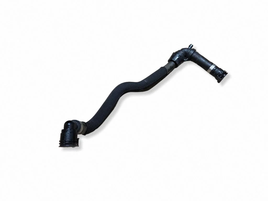 Engine coolant pipe/hose