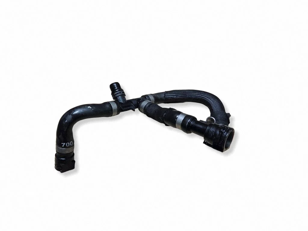 Engine coolant pipe/hose