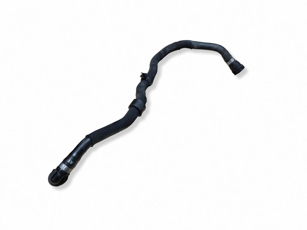 Engine coolant pipe/hose