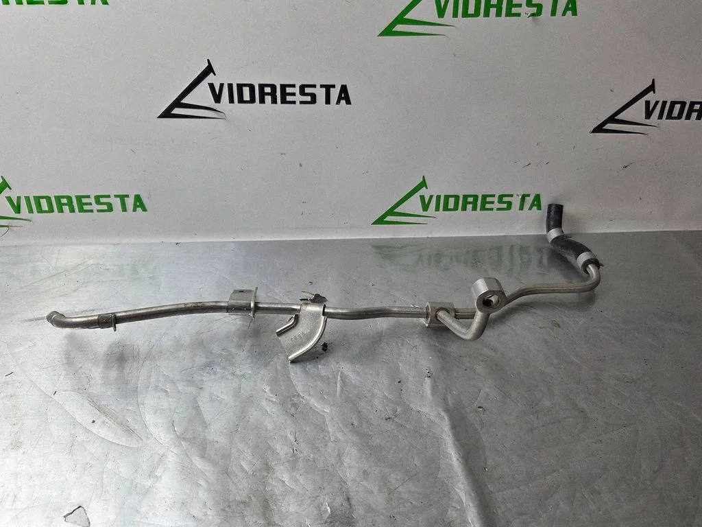 Engine coolant pipe/hose
