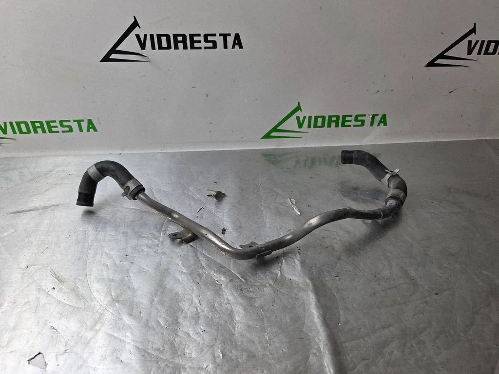 Engine coolant pipe/hose