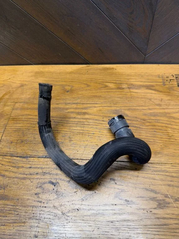 Engine coolant pipe/hose