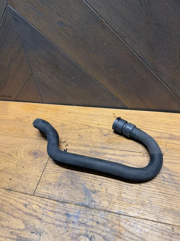 Engine coolant pipe/hose 30757462