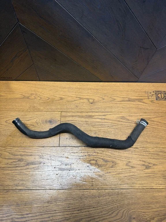 Engine coolant pipe/hose