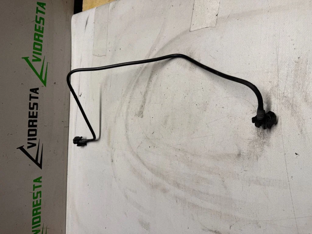Engine coolant pipe/hose