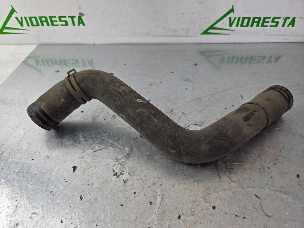 Mootori jahutusvedeliku toru / voolik