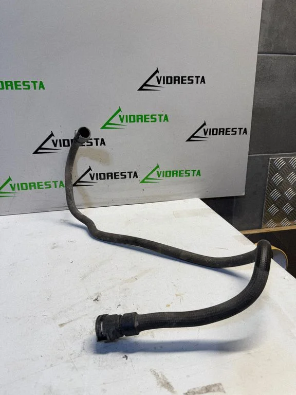 Engine coolant pipe/hose