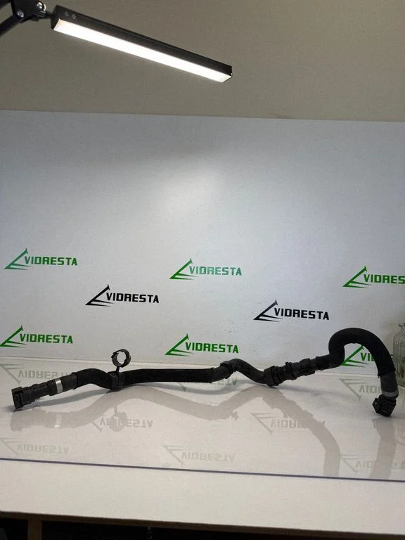 Engine coolant pipe/hose