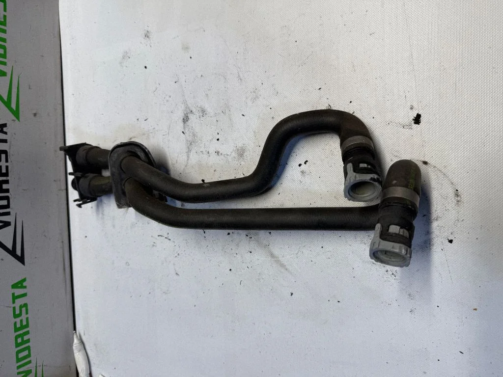 Przewody układu chłodzenia silnika 6G9118C266CC