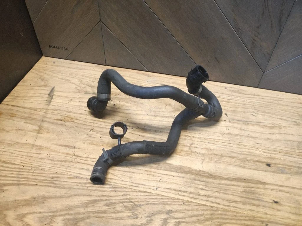 Mootori jahutusvedeliku toru / voolik 8K0819334AB