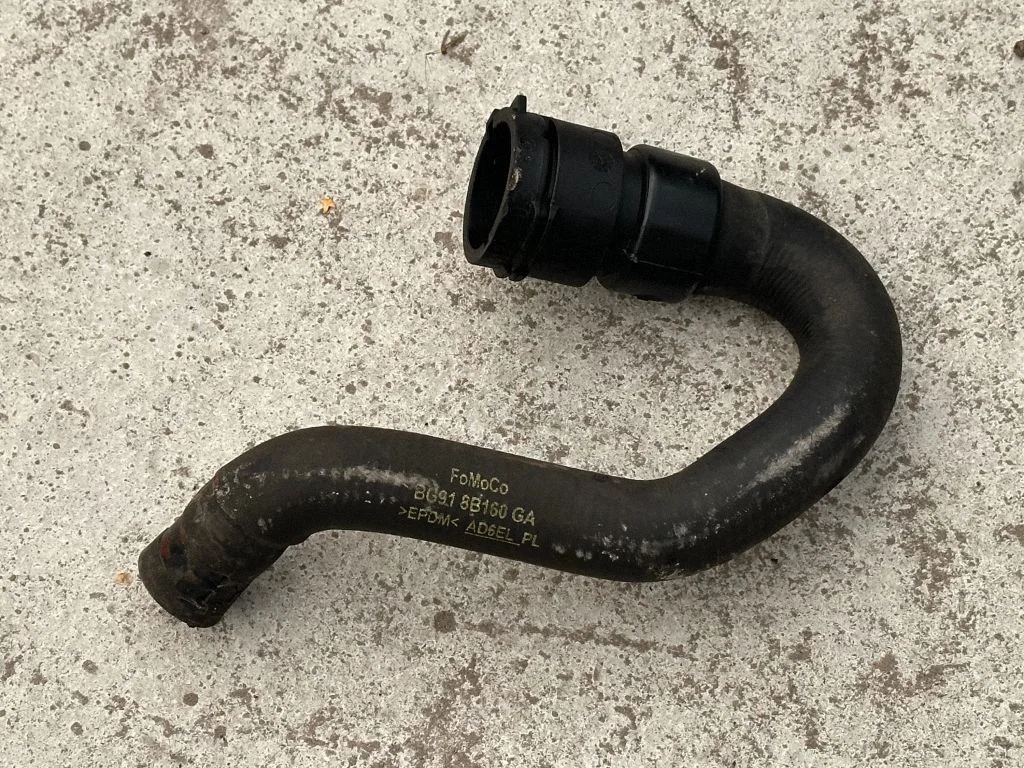 Engine coolant pipe/hose BG918B160GA