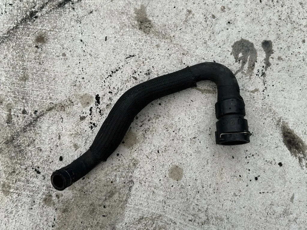 Engine coolant pipe/hose 30757896004