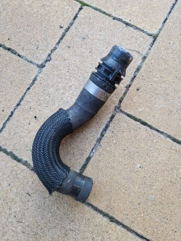 Engine coolant pipe/hose 31338200