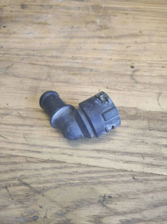 Engine coolant pipe/hose 7M0122291