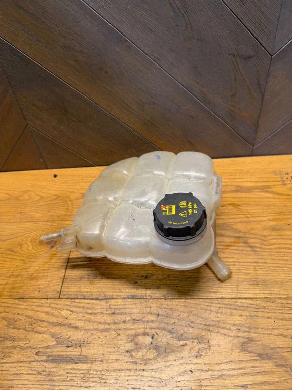 Coolant expansion tank/reservoir JX618A080C