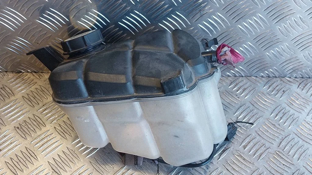 Coolant expansion tank/reservoir 6G918K218