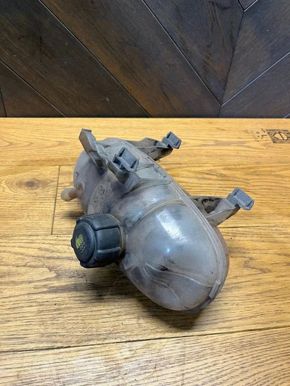 Coolant expansion tank/reservoir – Opel Vivaro (2014-2018)
